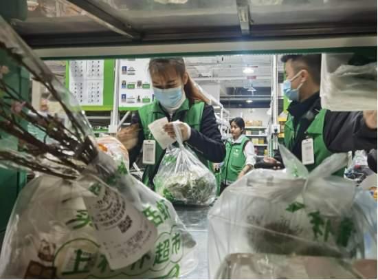 朴朴产品还不错，但是全部兼职，而且上班必须要求提前半个小时来，然后不算加班费，恶