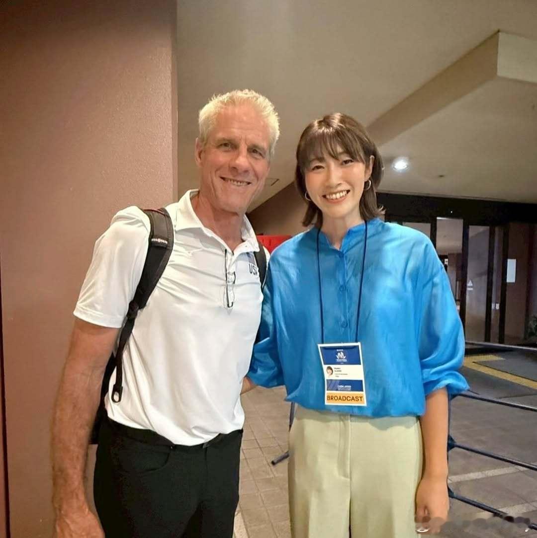狩野舞子同传奇基拉里实现合影[666]。女排2025世界男排联赛 ​​​