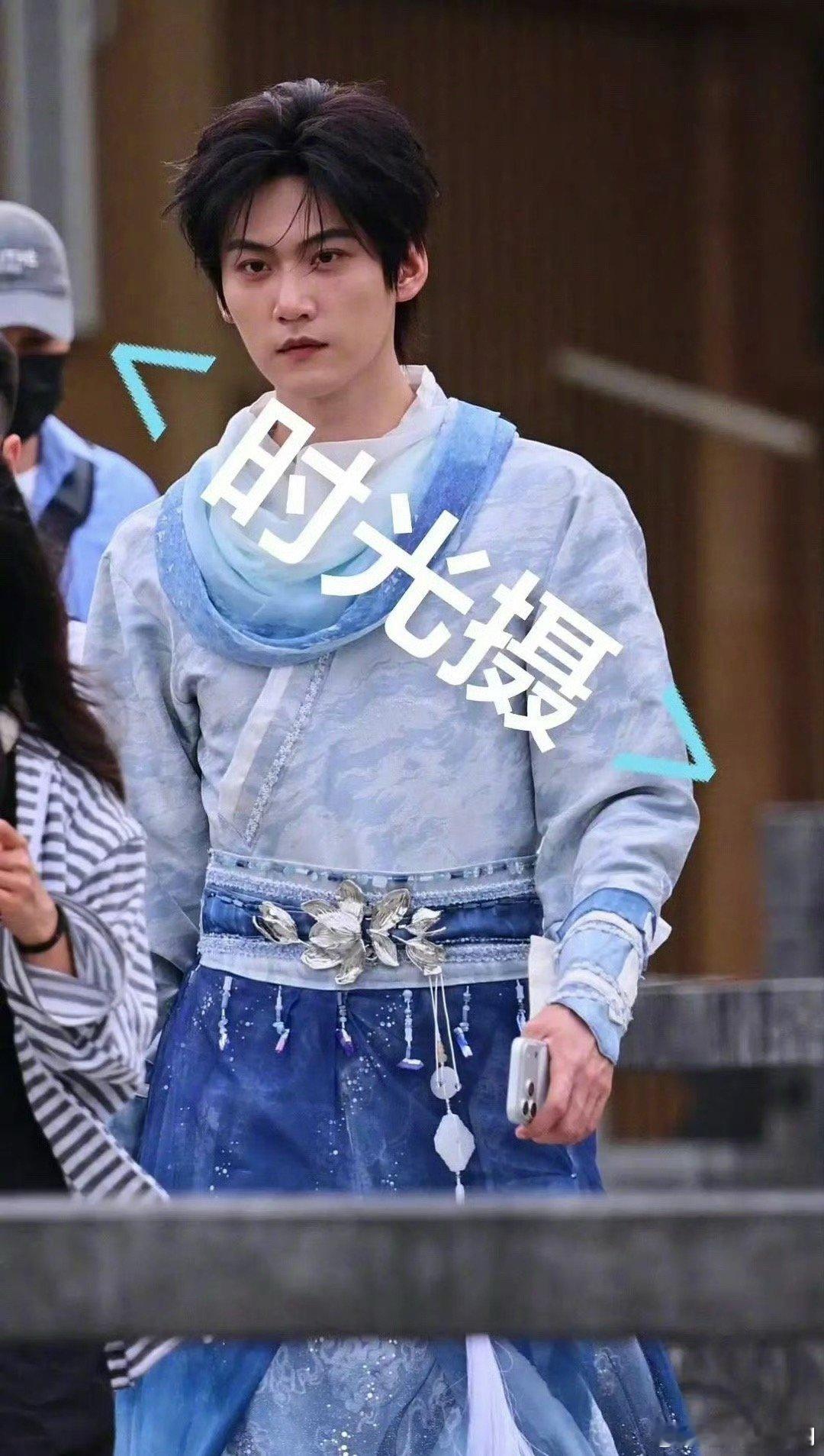 张凌赫、刘宇宁、周柯宇开始推理吧4路透生图🈶，来康康谁赢了