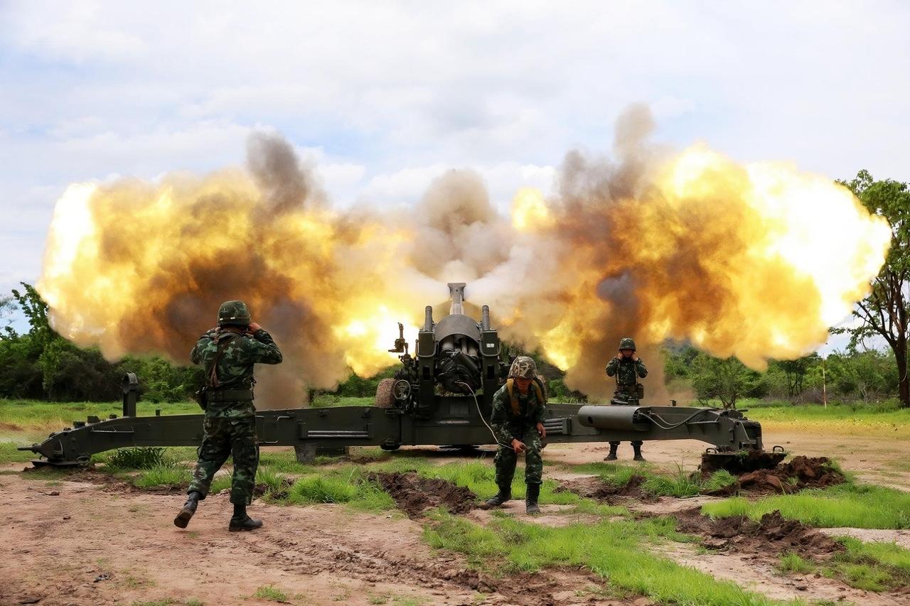 中美说话都不好使，泰国打上头了，40万柬埔寨人逃难，谁能管一管。
相比于炮弹在耳