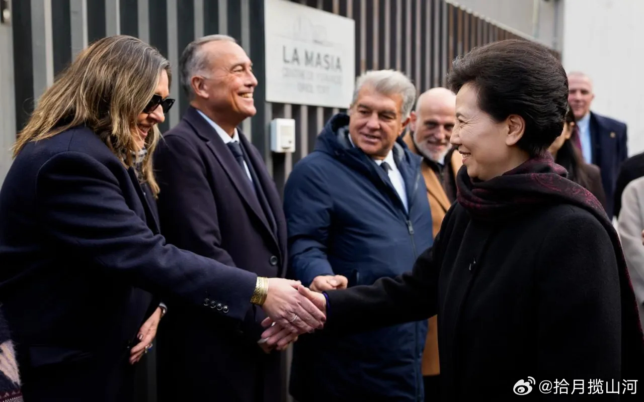 谌国委参观巴塞罗那俱乐部。⚽️ 