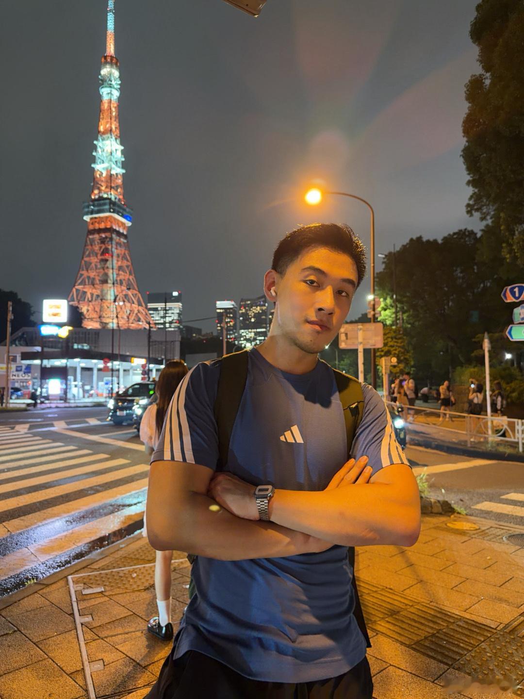 一周没刮胡子🧔 