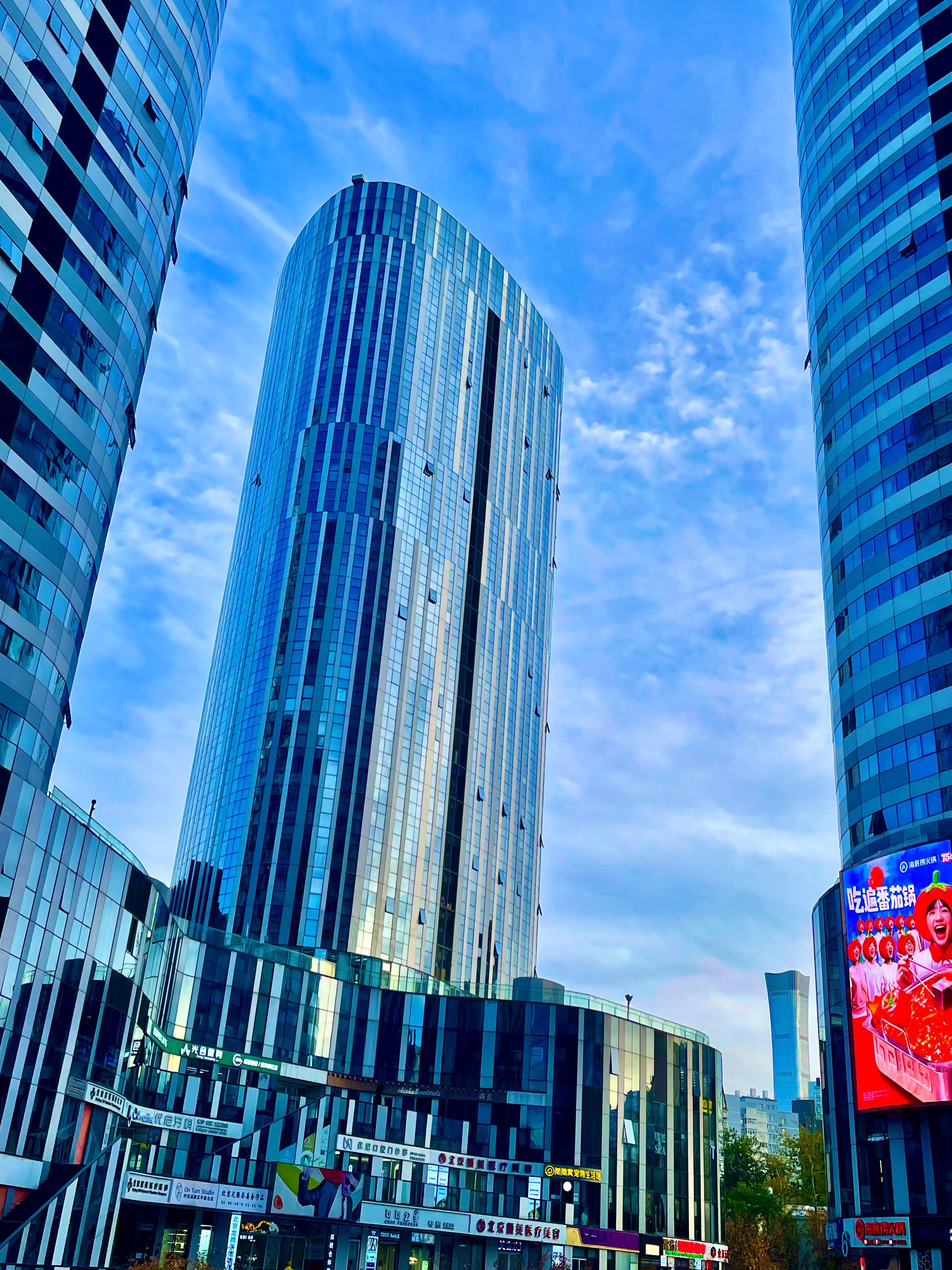 收摊：         遛狗治愈一切不开心，股市起起伏伏都是正常的，不要胡思乱想