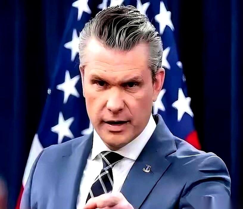 美军基地出了个新规矩，国防部长亲口说的：所有士兵，可以带自己的私枪来上班。
理由