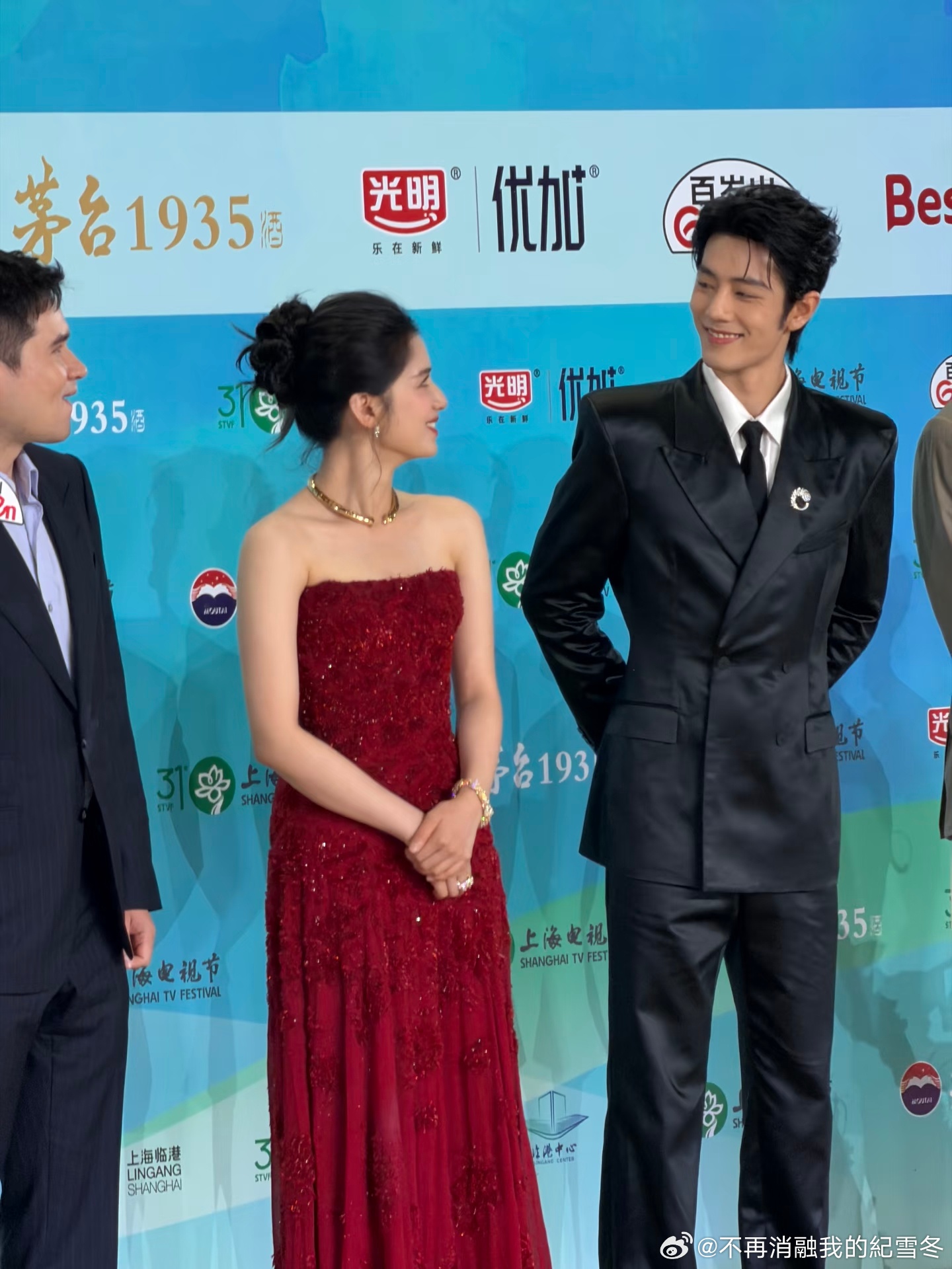 突然发现肖战张婧仪站在一起好登对啊，你们期待他俩二搭吗？网传肖战胡歌或将合作 