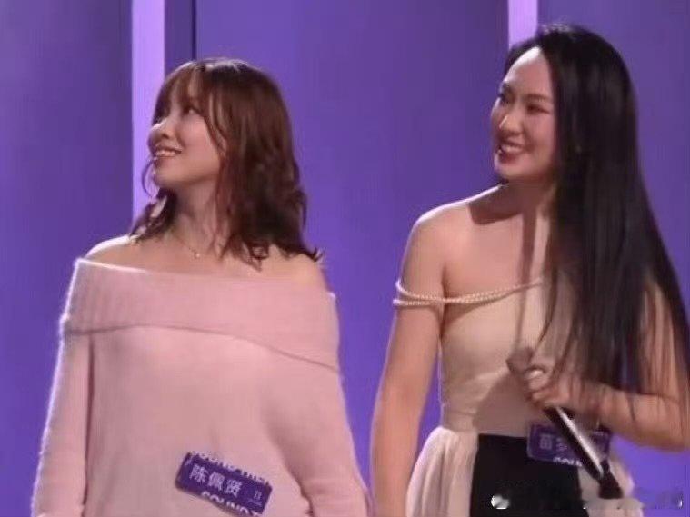 谁没被苗梦初的《Listen》惊艳到？那姐都激动到当场放话，这实力绝对是歌手级别