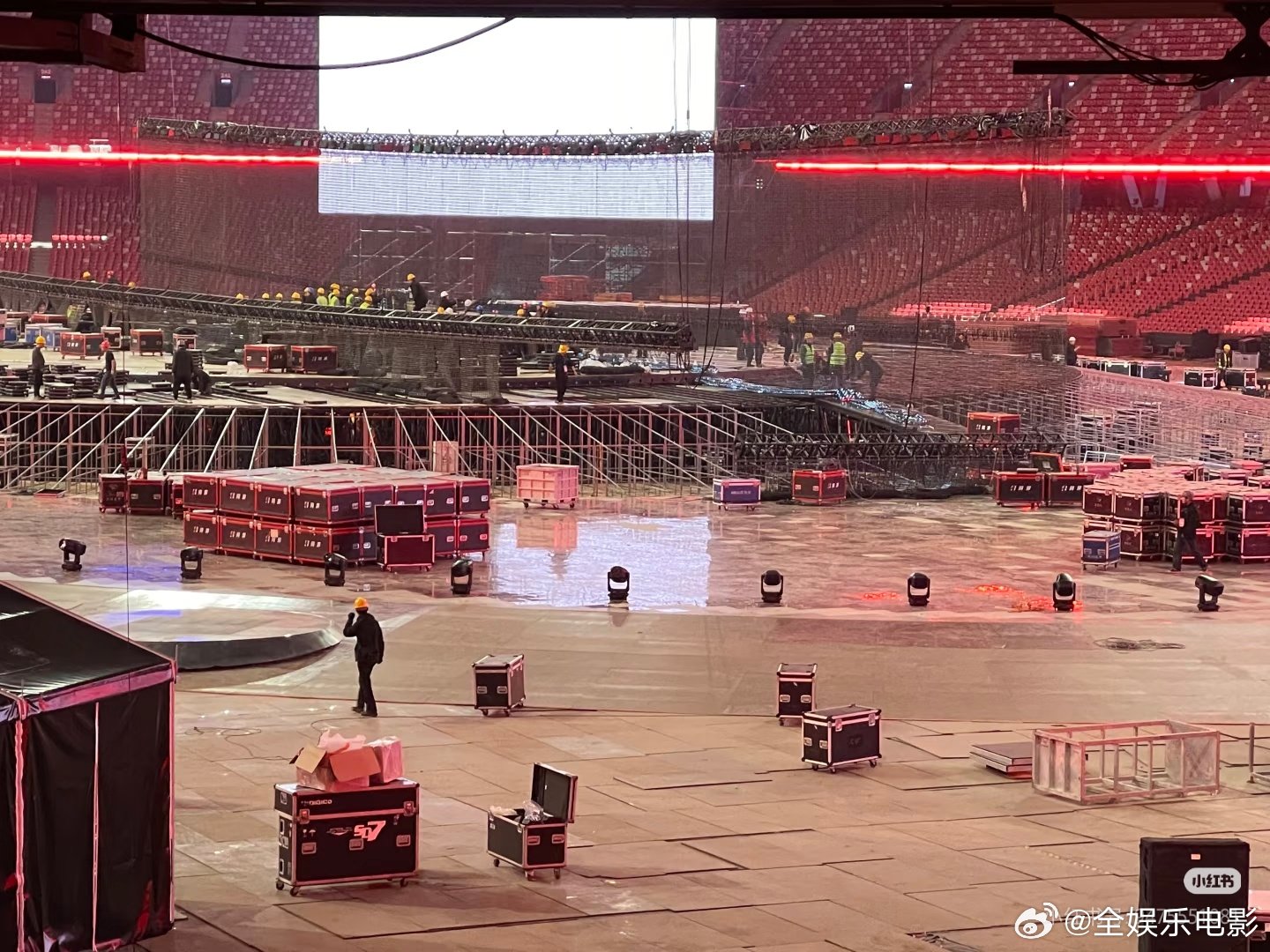 张杰鸟巢演唱会透明悬浮屏，上科技了！太牛了！张杰演唱会透明悬浮屏张杰鸟巢演唱会透