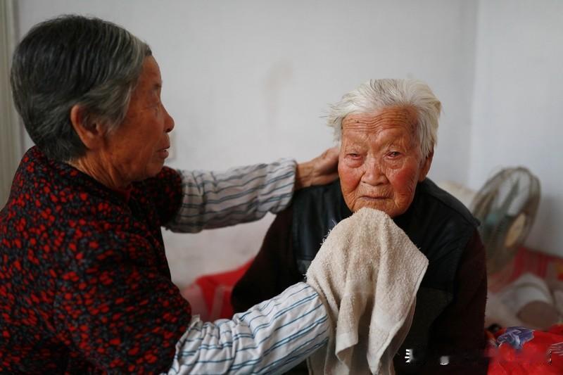 婆媳关系真的就那么难相处吗？
这是一个一直以来很难解决的难题。
每个婆婆都是从儿