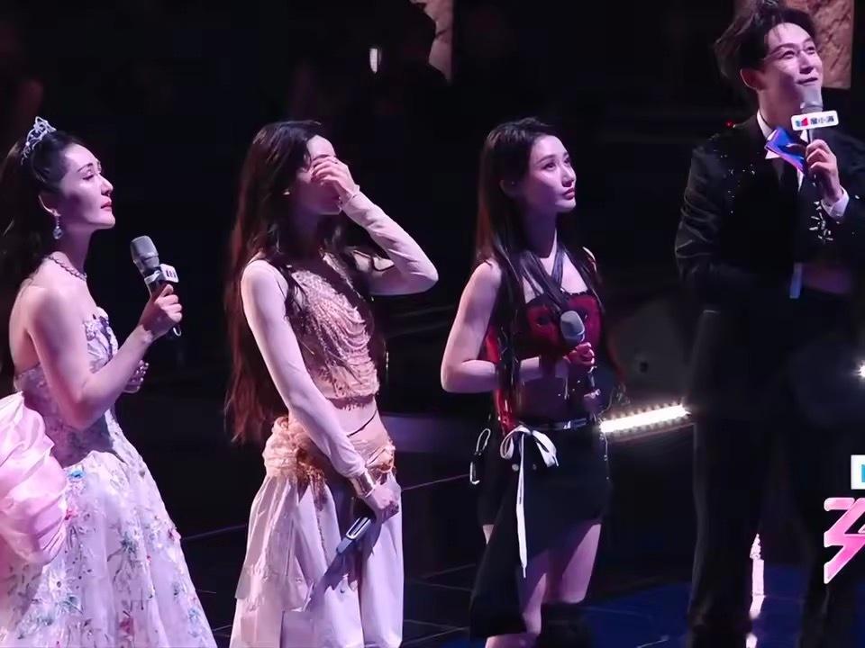 谢娜 女性群像节目的天选见证人乘风2026全女综艺有谢娜在，氛围都变得温柔又安心