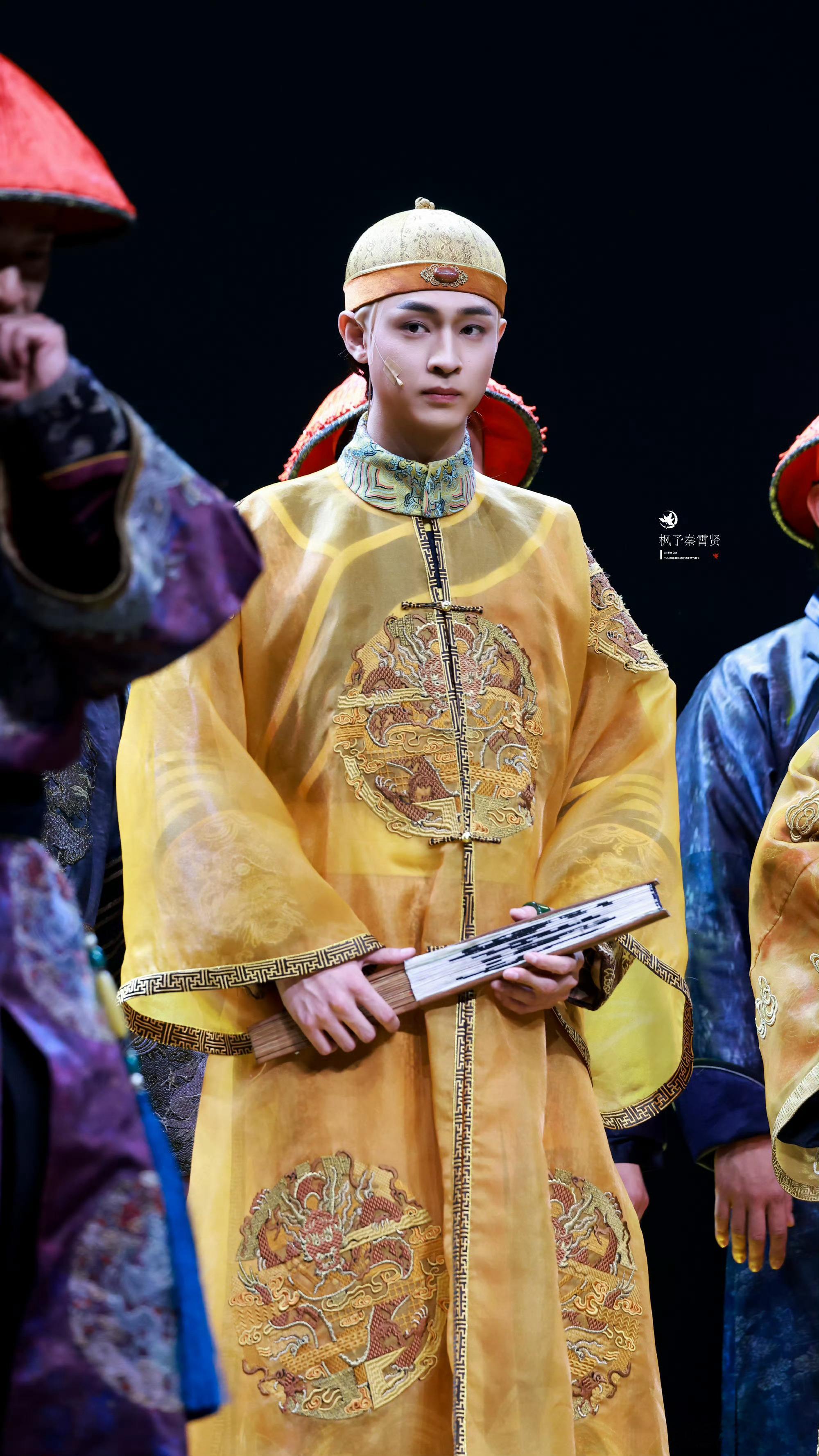 秦霄贤qxx秦霄贤卿卿误我qxx秦霄贤德龄与慈禧 你是降临于初春的诗意,追逐繁星