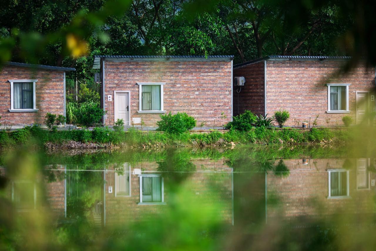 清远怎么老是下雨？周末去清远漂流，出广州不远，就遇上暴雨。本来想避避雨，却意外发