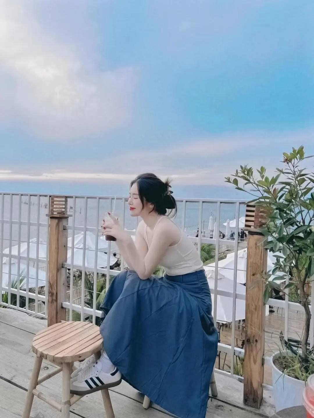 浪漫随性日常穿搭简约