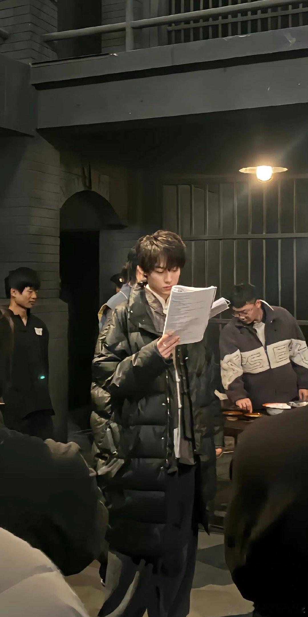 所以啊现在的影视项目对演员和剧方来说就跟风投差不多，资方wash money完毕