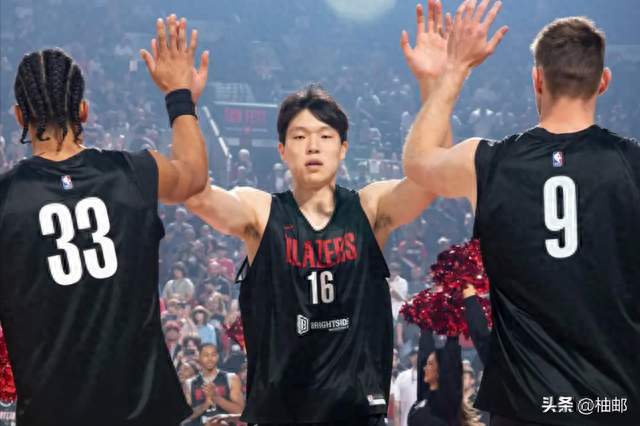 开拓者狂胜53分！杨瀚森21分钟轰13+4+4 8中6贡献双手暴扣