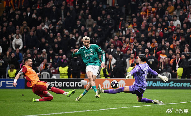 加拉塔萨雷1比0利物浦 与欧冠小联赛阶段一样，加拉塔萨雷主场还是1-0拿下了利物