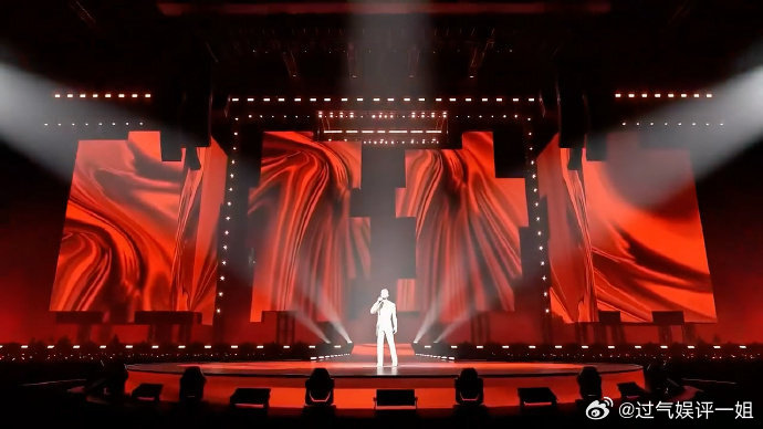 陈楚生荒芜之境机械舞美陈楚生用科技舞台诠释荒芜诗意，三魔盒机械舞美颠覆想象，光影