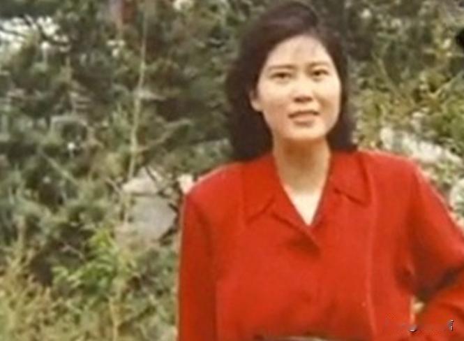 金钱面前，亲情一文不值！江苏南通，一女子远嫁日本，临行前，将自己的三套房交给母亲