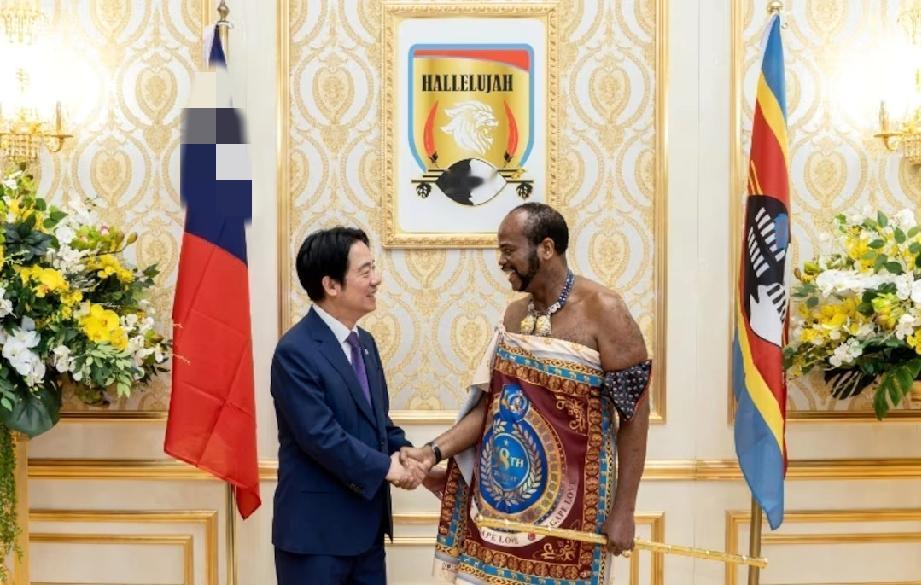 近期，美国国务院为台当局窜访埃斯瓦蒂尼站台的表态，与特朗普计划访华的行程，形成了