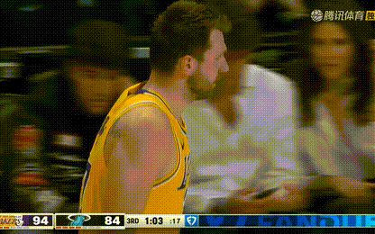 东契奇三节40分！昨晚他在休斯顿轰下40分，背靠背的40+湖人vs热火