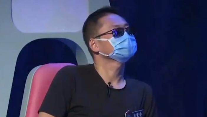 妻子太过霸道，不让丈夫在家上厕所，丈夫无奈只求净身出门
妻子太过霸道，就连丈夫上