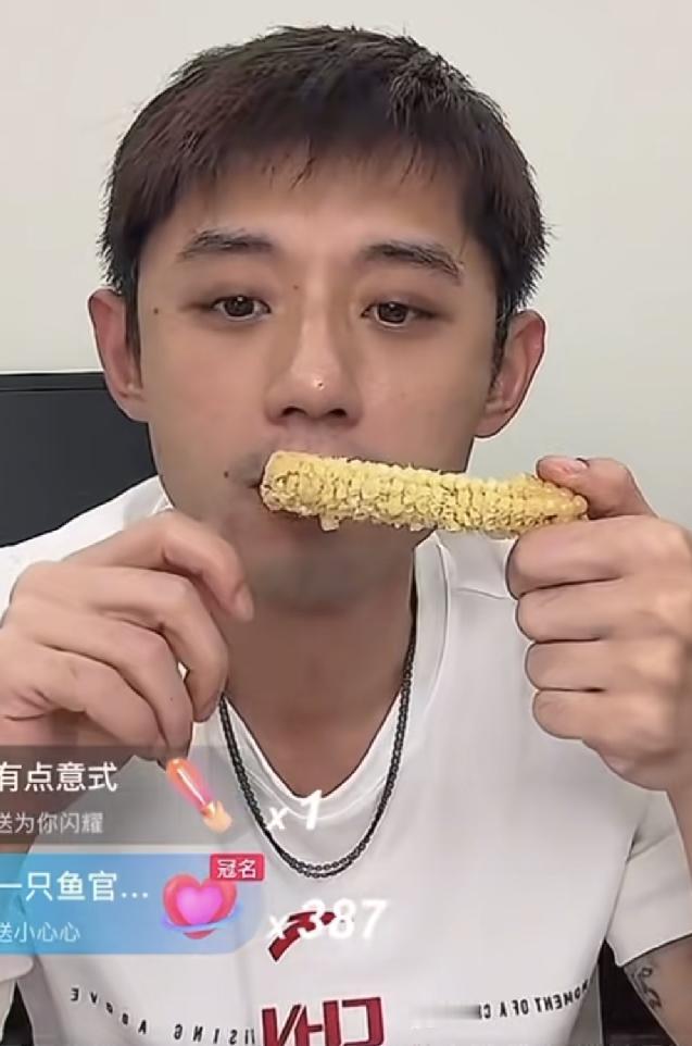 张继科直播回应网友了
不得不说张继科很聪明

昨天开直播直播间好几万人同时在线，