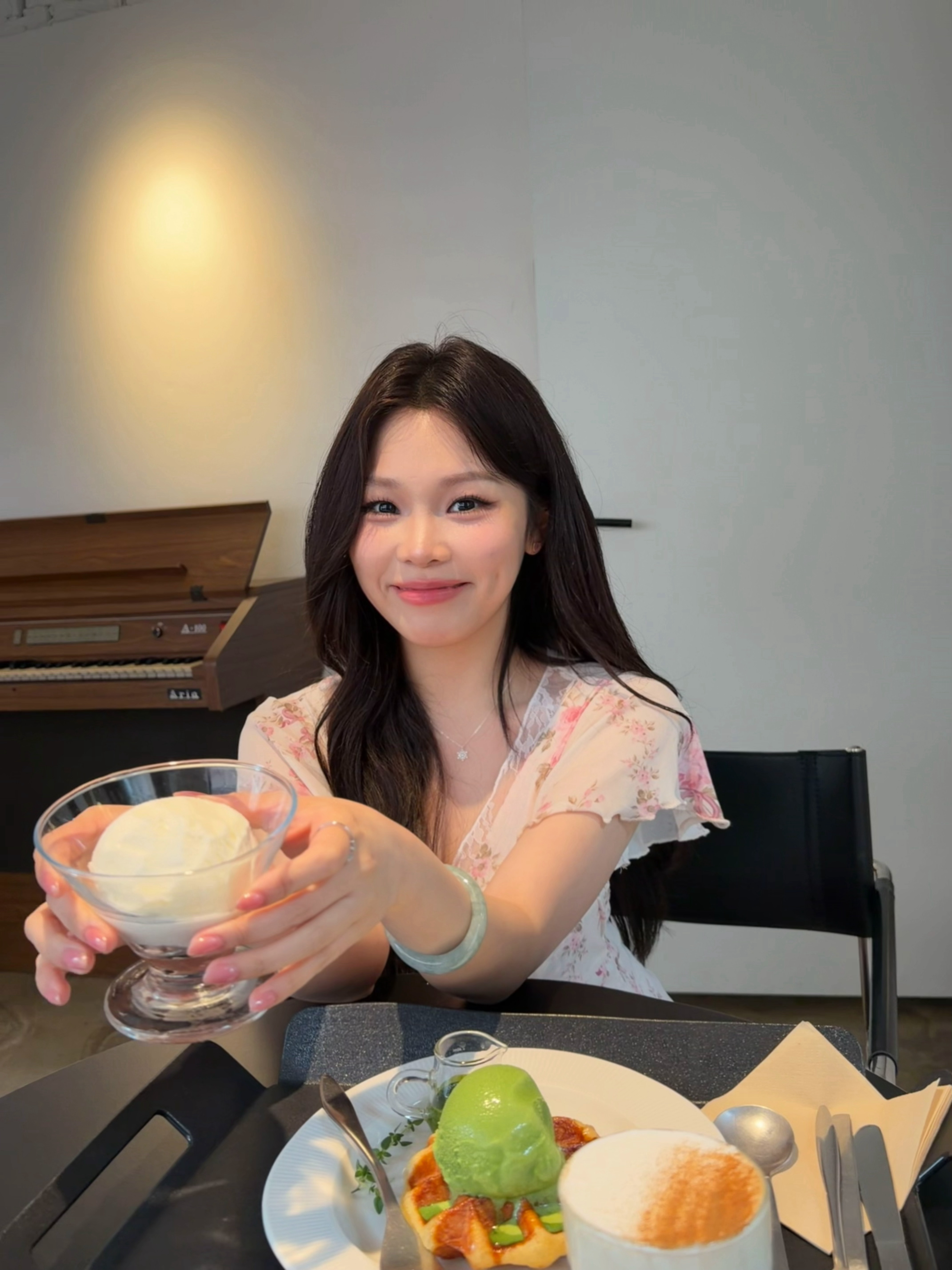 这几天我在韩国belike：拎包拎到手软、美食吃到牙软。（p6是购物袋压的） 