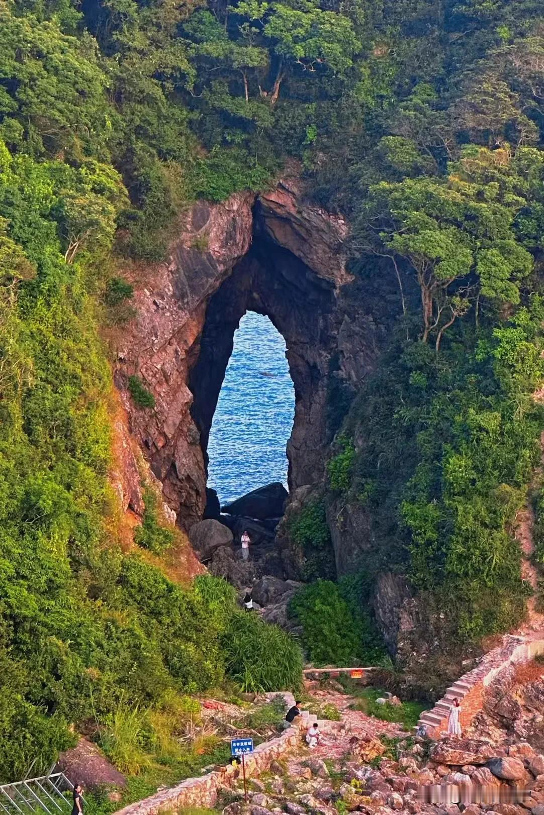 秋天的风景
别有一番韵味
一定要多出门拍照
多记录生活
等年纪大了
就走不动了