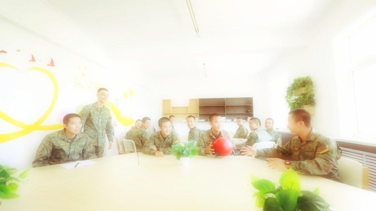 #东风快递[超话]##正青春火箭军##火箭军# 《战友亲》亲们亲们有多亲朝夕相处