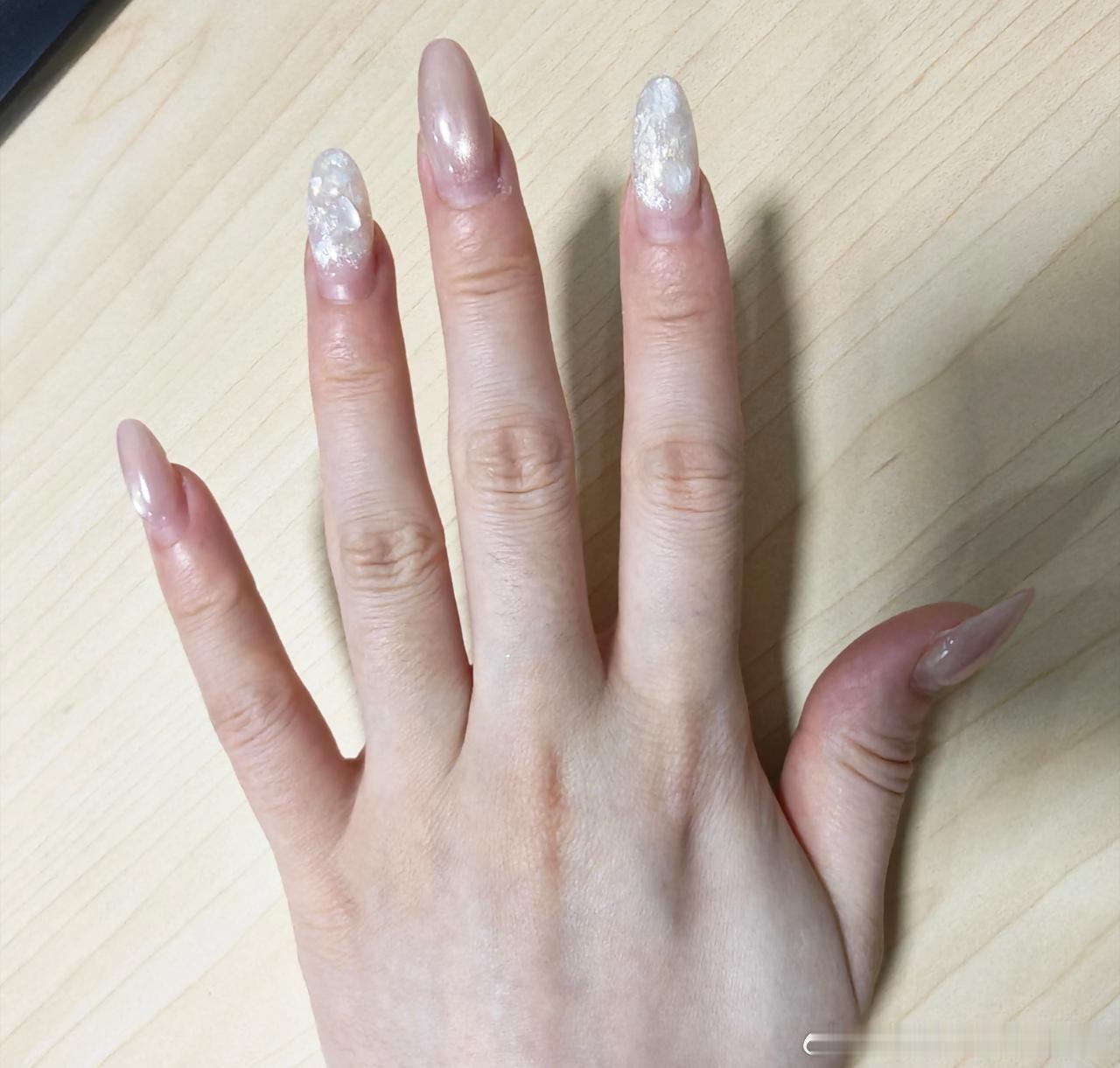 💅🏻34182【求推荐】半个月第一次做美甲，不太懂，被贴了全甲这是我找人修改