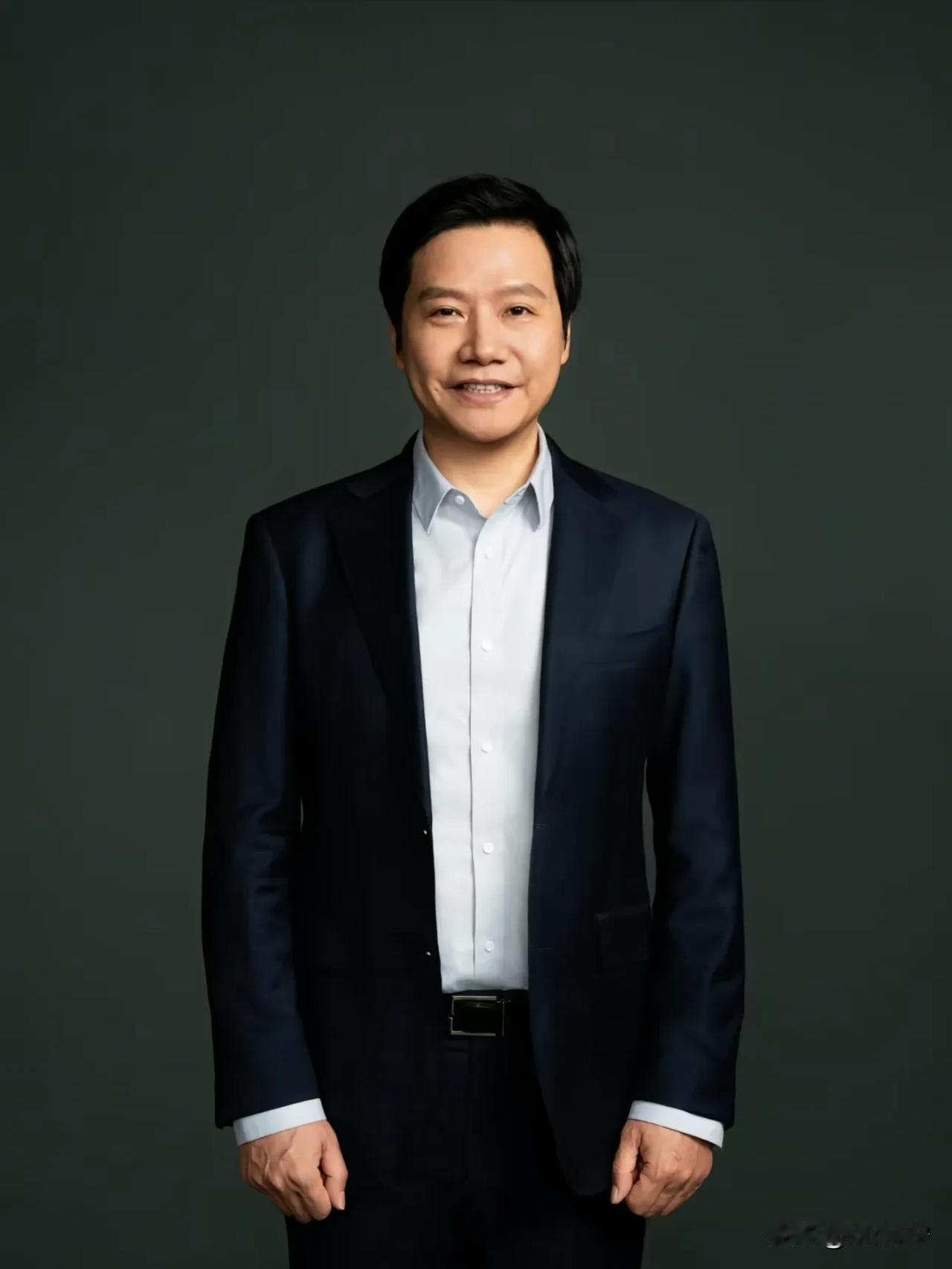 雷军一个月内的社会声望变化：雷总——雷军——雷子——雷宝盖——雷布斯——雷神。
