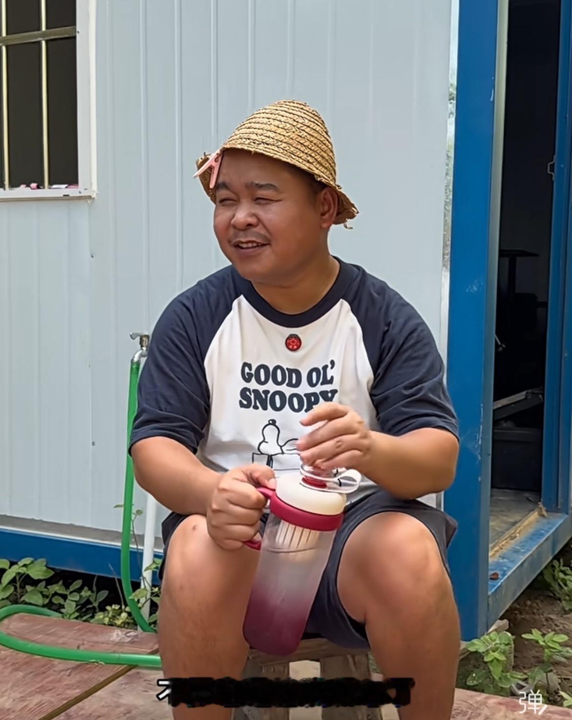 看到一个搞笑自媒体人典型水型人圆、黑、喜感、松弛讲讲笑话就把货带了。这就是在天赋
