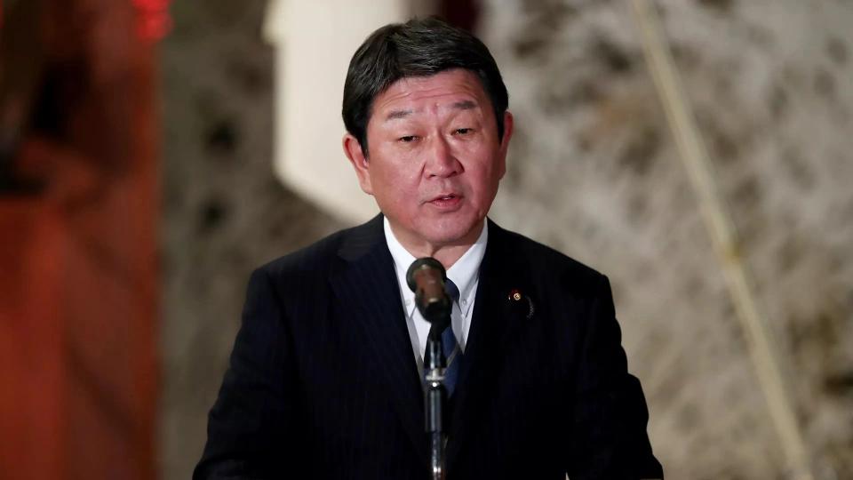 日本首相高市早苗刚结束对美国的访问，不到24小时，外相茂木敏充就火速宣布两件大事