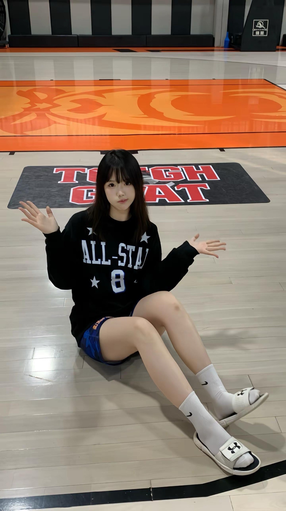 后来慢慢的你会遇到一个女孩——她懂篮球，也懂热爱篮球的你！