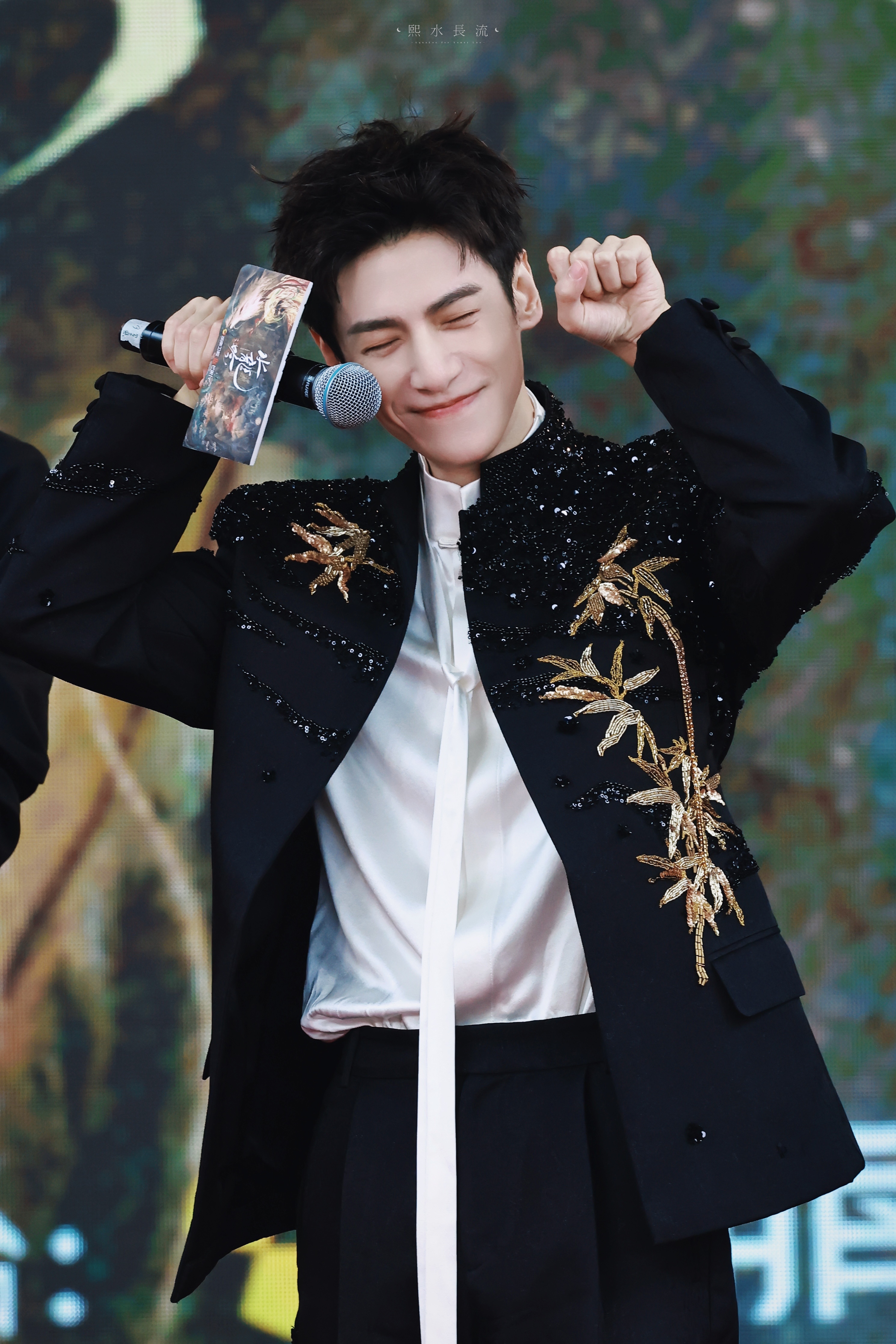 再看也还是很萌 