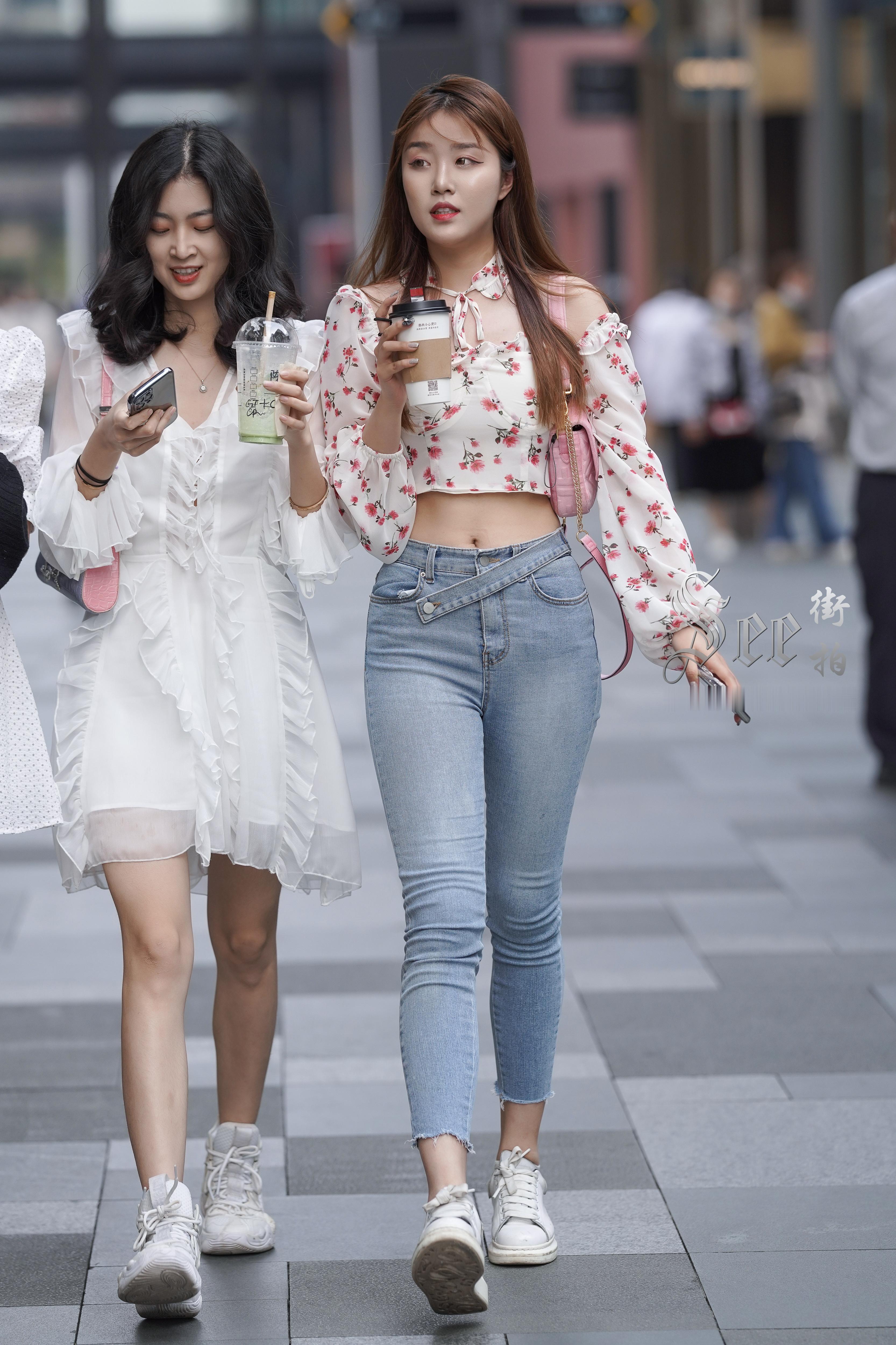 牛仔裤温婉甜美气质~~ ​​​