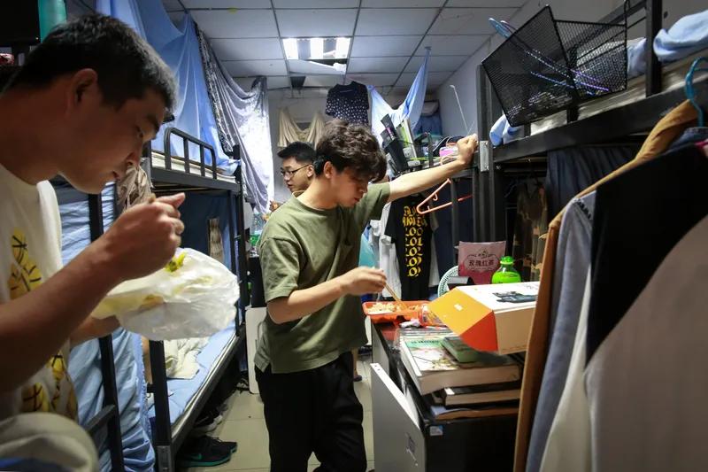 看到那种真挚又纯粹的感情，真的忍不住感慨太让人羡慕啦！就像我朋友和她对象，俩人在