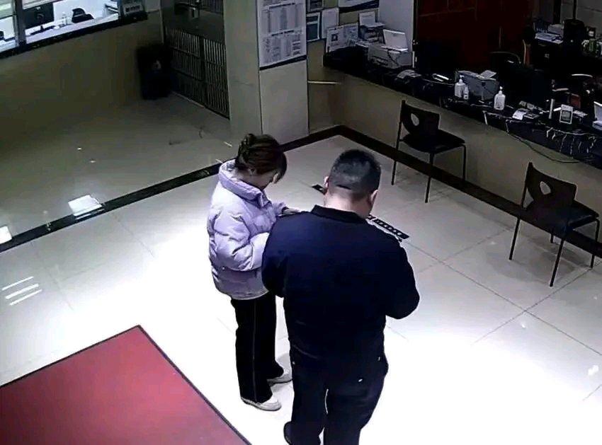 同学聚会本是开心事，武汉蔡女士却因喝了点酒出了岔子。3月22日下午，她焦急地到北