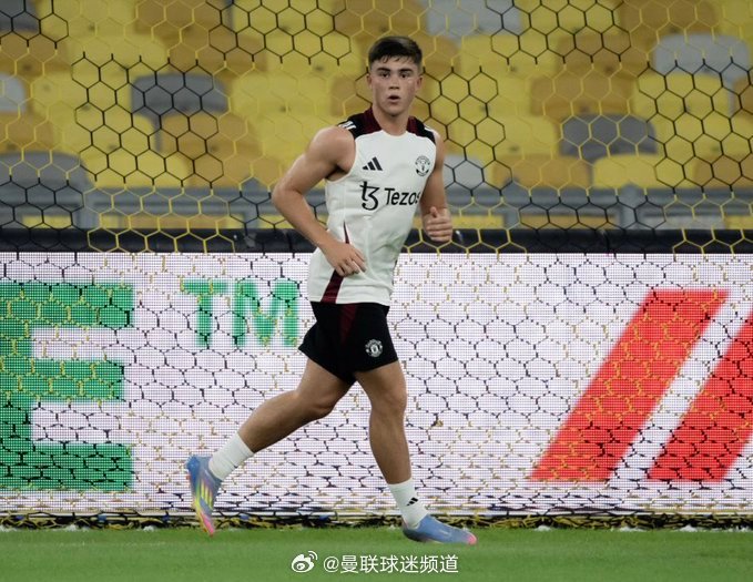 曼晚Steven Railston曼联允许阿玛斯以租借形式加盟谢周三，保证球员有