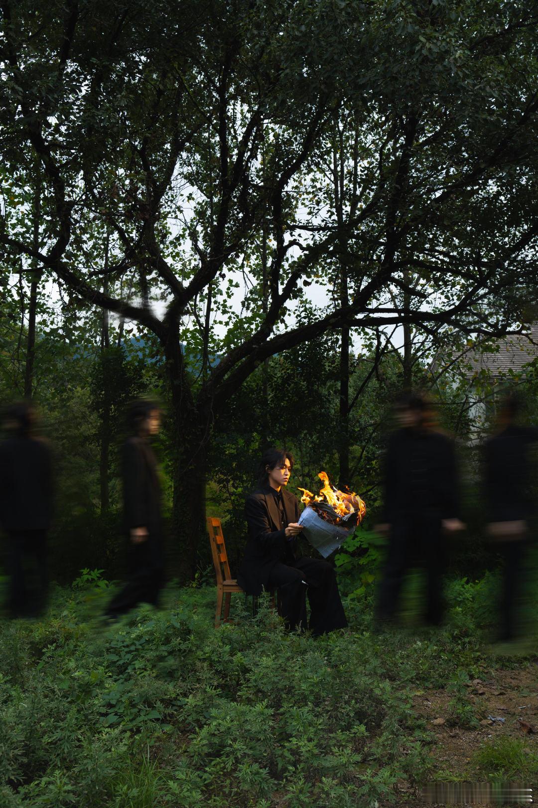 赞多好敢唱 赞多在歌里像个机智的观察者，把日常的小细节用幽默的方式唱出来，既轻松