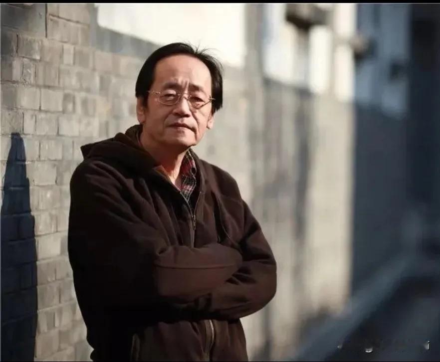 倪海厦处理湿的问题很重要的心法:
1.湿在皮肤表面上:麻黄加术汤。
2.湿进入肌