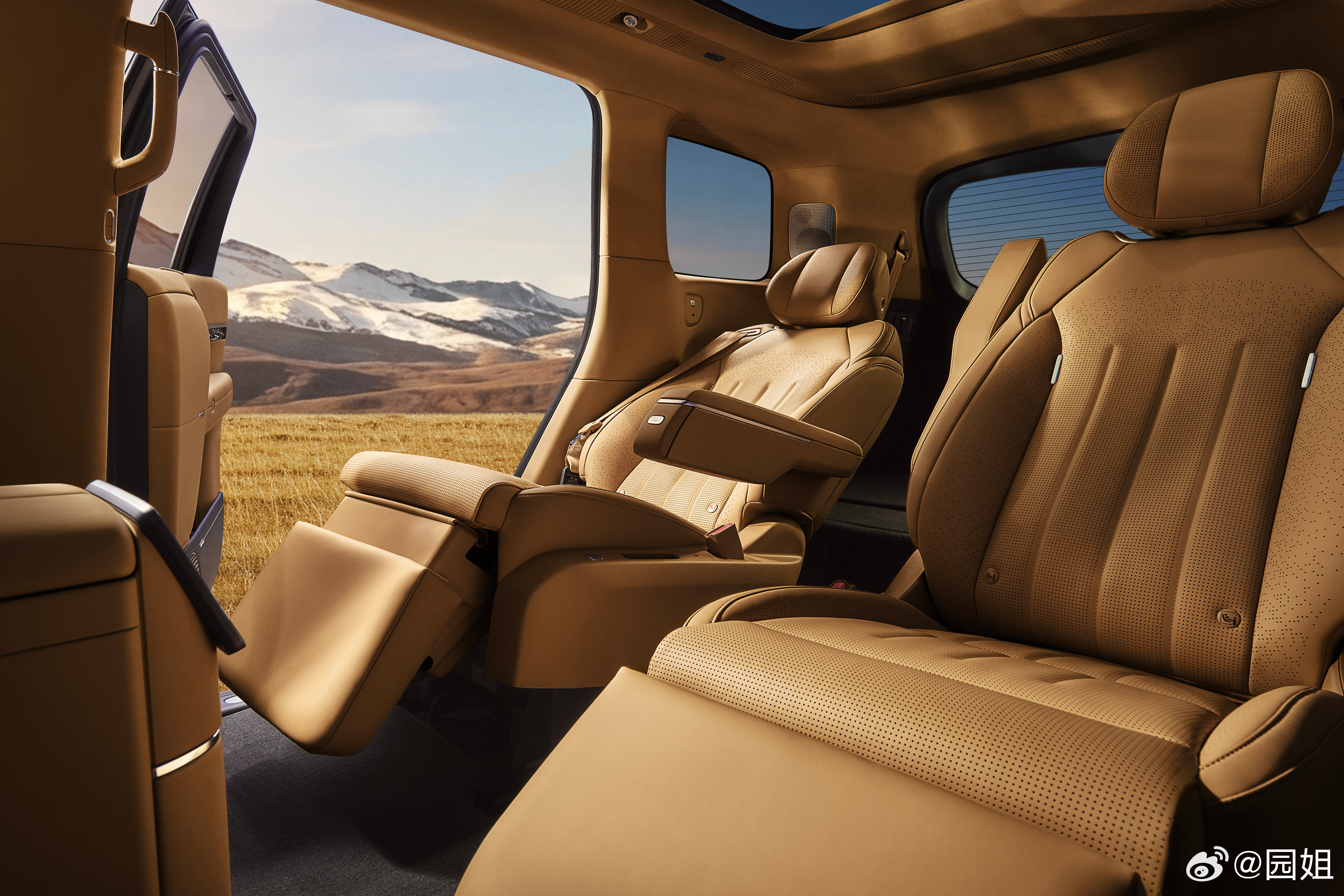 小鹏GX预热很久了，今天终于准备和大家见面了，这款车看起来不错