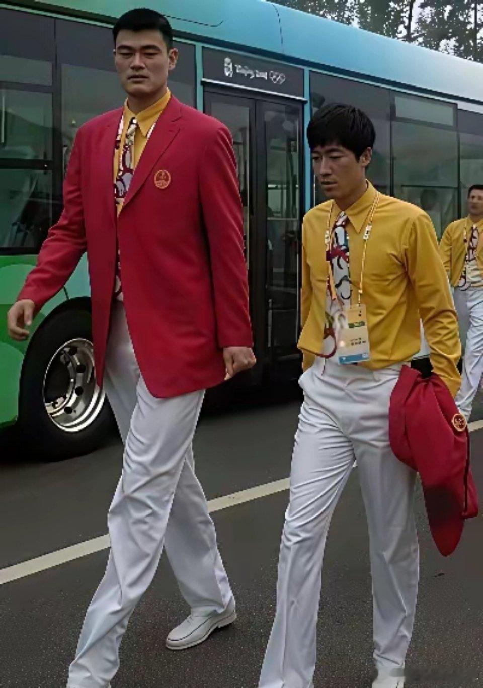 刘翔只有遇到姚明，个子才显得矮 ​​​
