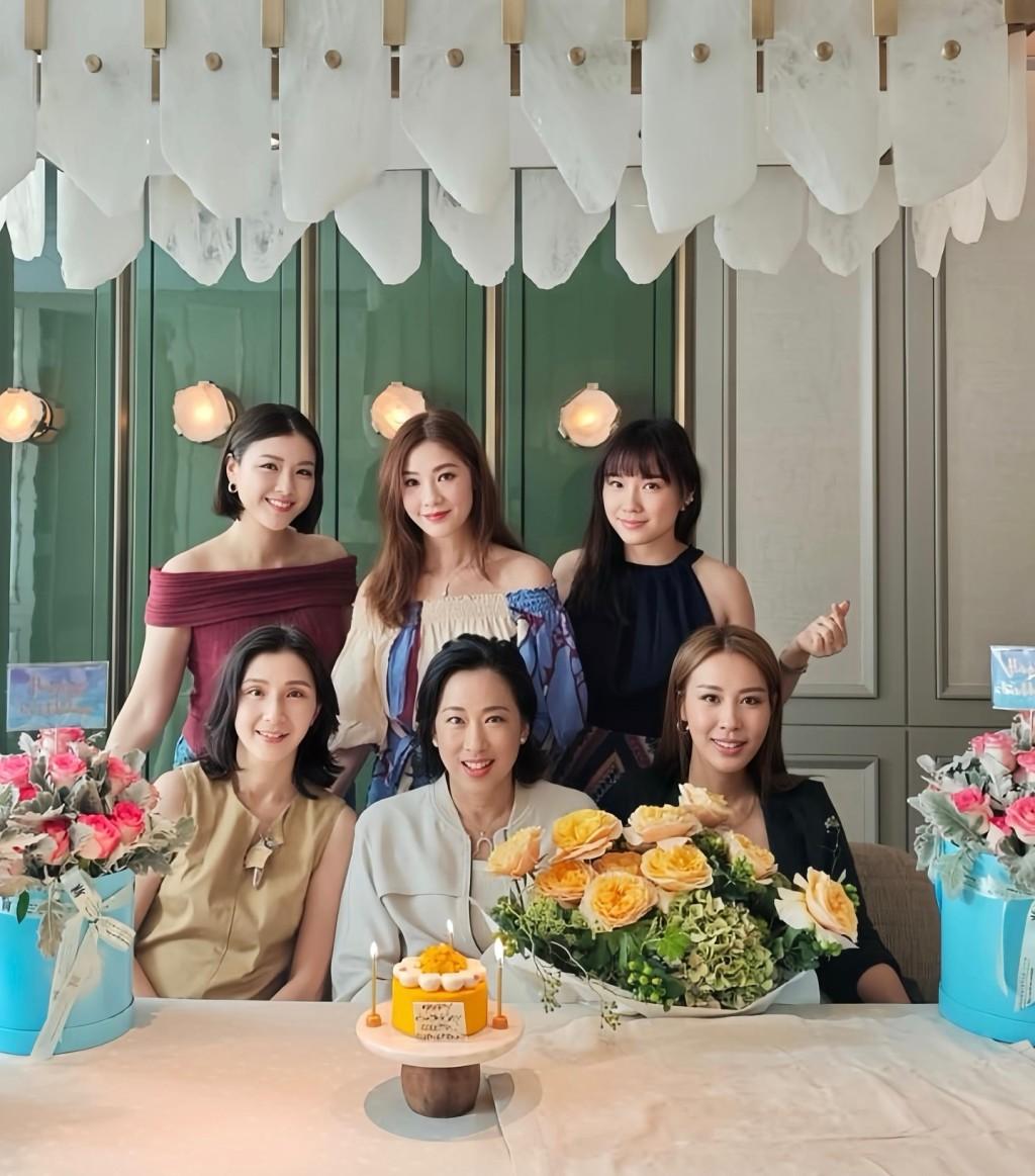 近日“最美港姐”朱玲玲与多位名媛界港姐共庆生辰，前港姐冠军曹敏莉在IG晒出聚会照
