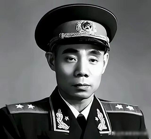 1955年吴信泉授衔回家，妻子面露委屈直言评低了，他沉脸说出一句话，让全家此后绝