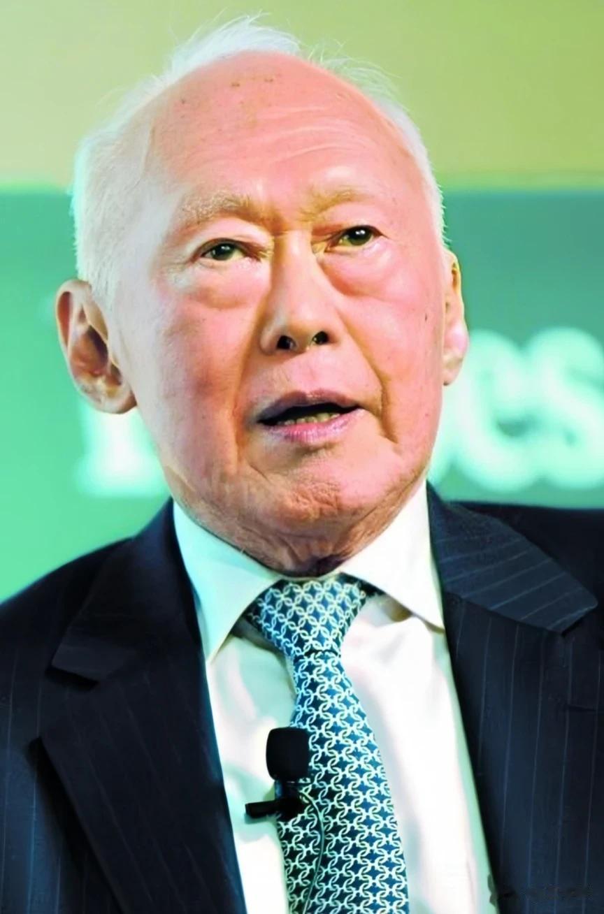 50年前，李光耀接受采访，美国记者问:您觉得，未来的中国能强大起来吗？如果能，你