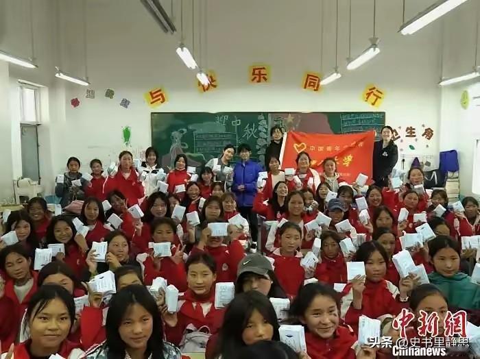 正常的生理需求，没什么好羞耻的！”一位支教的女大学生在偏远山区发现，班上女生总来