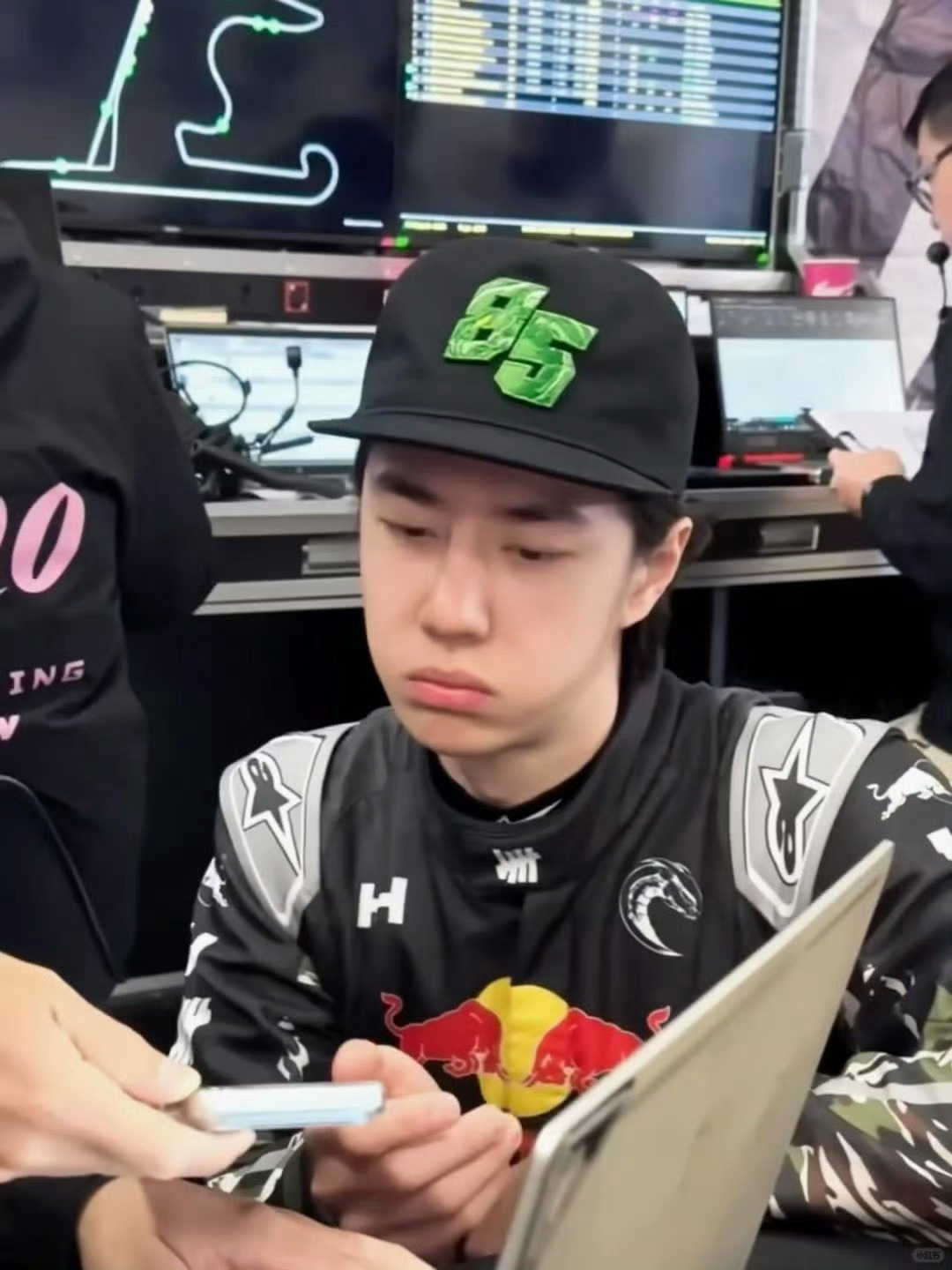 好帅好可爱～85racing