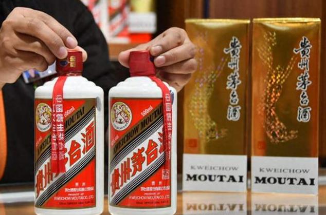 近期两大评级消息刷屏市场：穆迪维持中国主权信用A级评级，并将展望上调至稳定。
