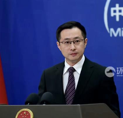 日本正在做一场豪赌，赌中国不敢动武，所以要趁美国正在衰弱之机，赶紧行动起来，早日