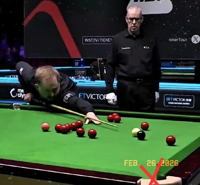 常冰玉3-4决胜局遭佩吉绝杀！
佩吉进攻犯错把黑球留在左侧底袋口，送个天大的人情